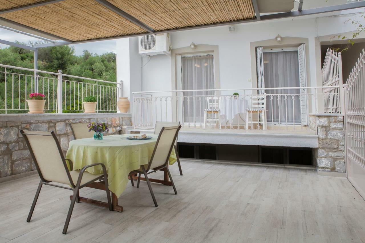 Remezzo Apartments Akrogiali Ngoại thất bức ảnh