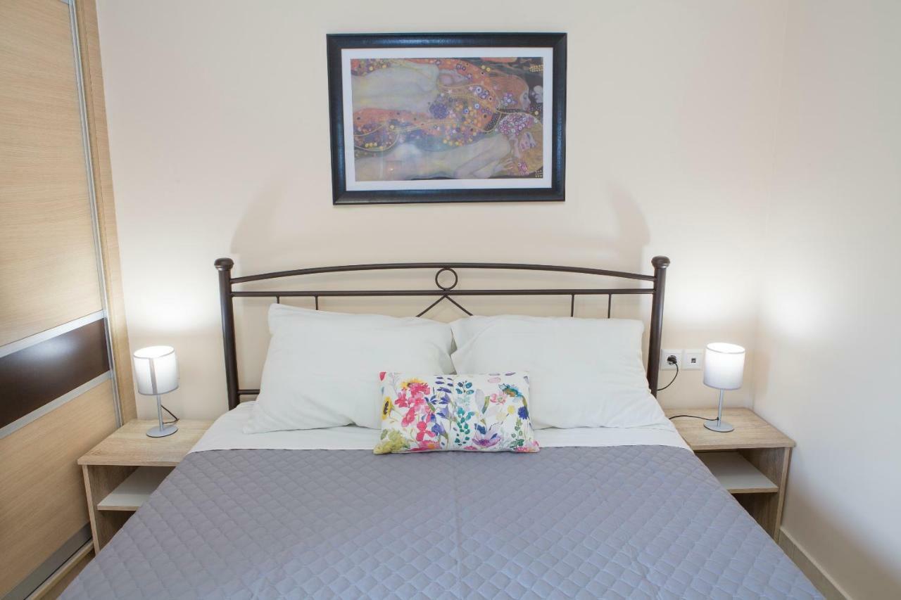 Remezzo Apartments Akrogiali Ngoại thất bức ảnh
