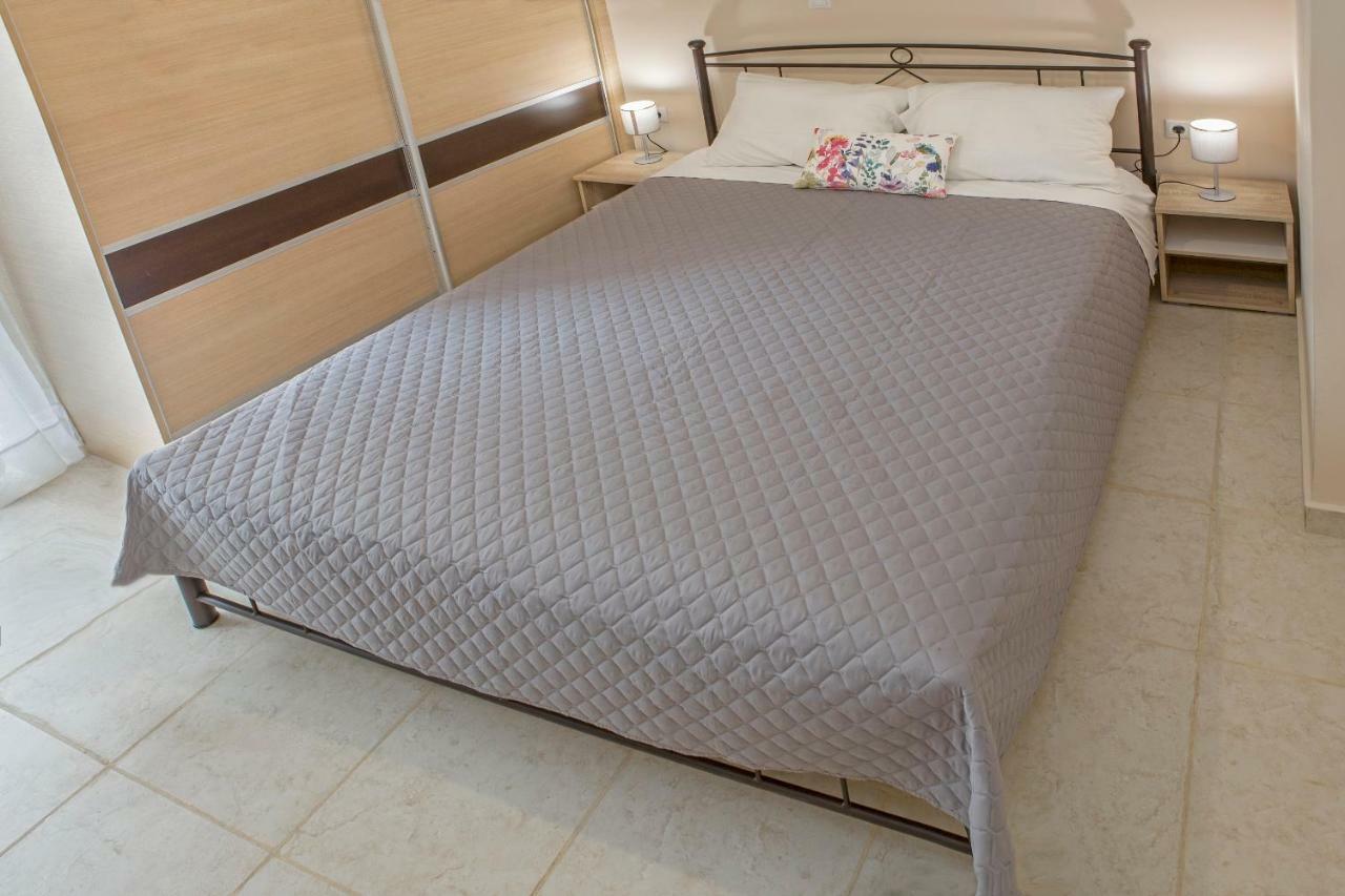 Remezzo Apartments Akrogiali Ngoại thất bức ảnh