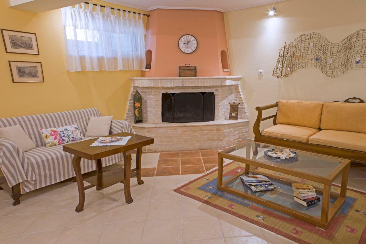 Remezzo Apartments Akrogiali Phòng bức ảnh